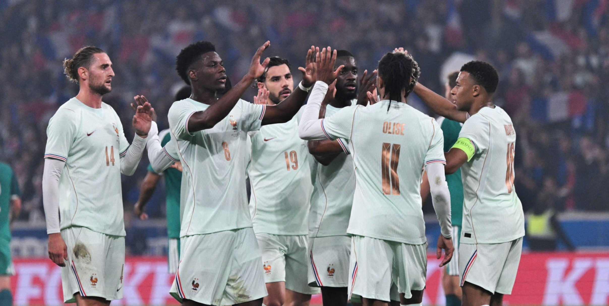 Controversă la Mondial 2026: Olise surprins cu snus în vestiar