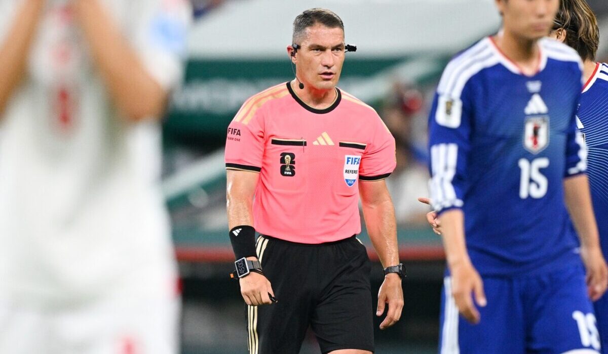 Fanii japonezi curăță stadionul după meciul istoric 4-0 în Monterrey