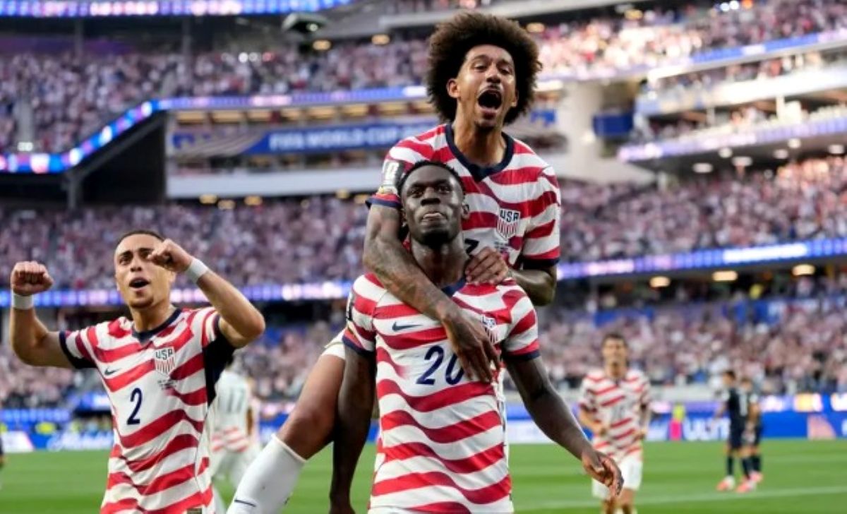 Seism de stadion: SUA s-a calificat după victoria cu Australia