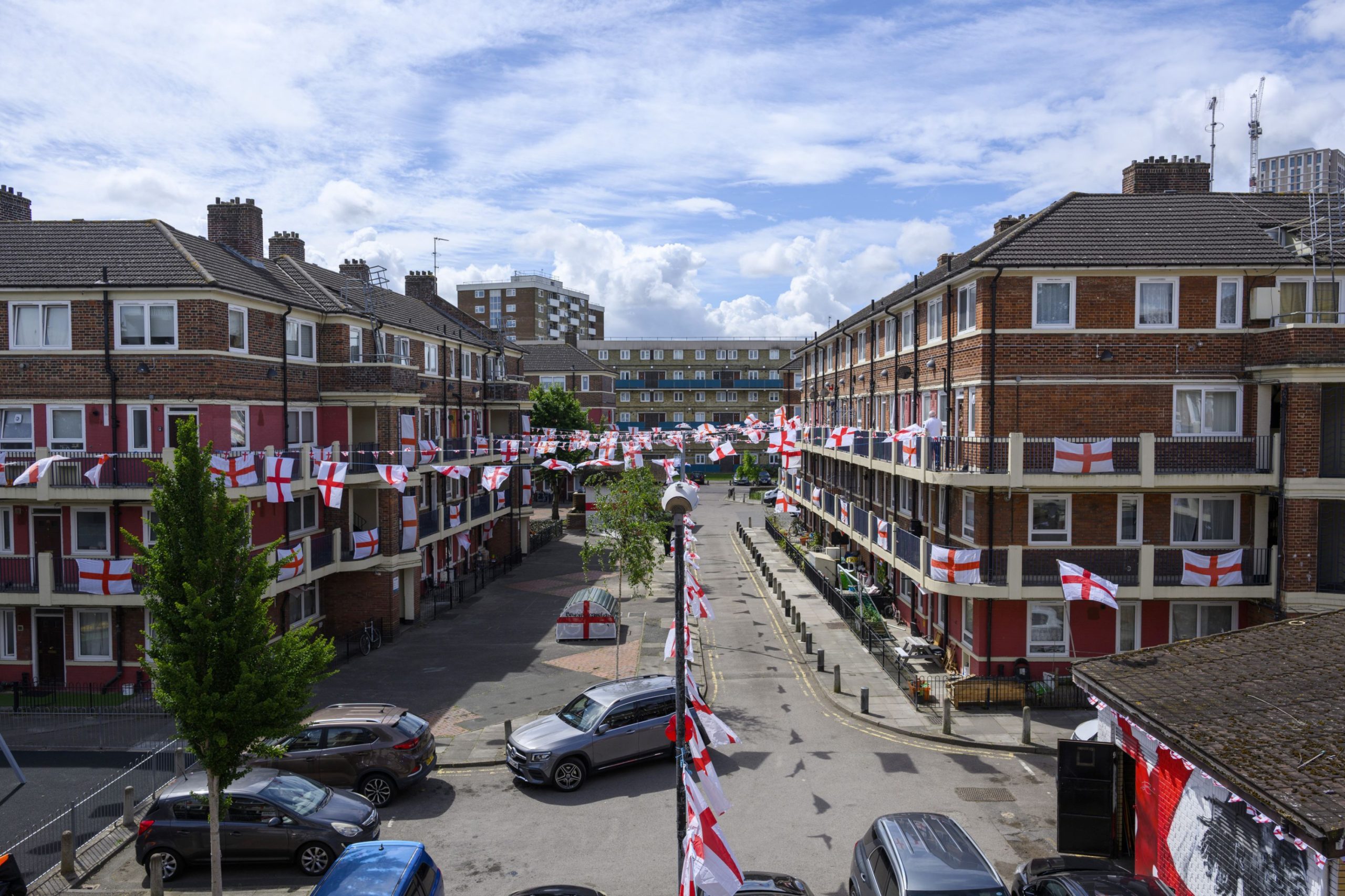Stradă din Londra împodobită de fani înaintea Mondialului 2026