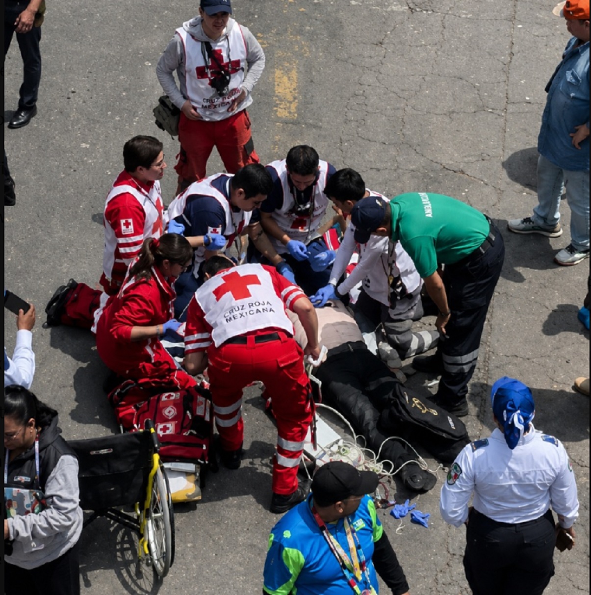 Tragedie la Azteca: suporter german moare înainte de debut