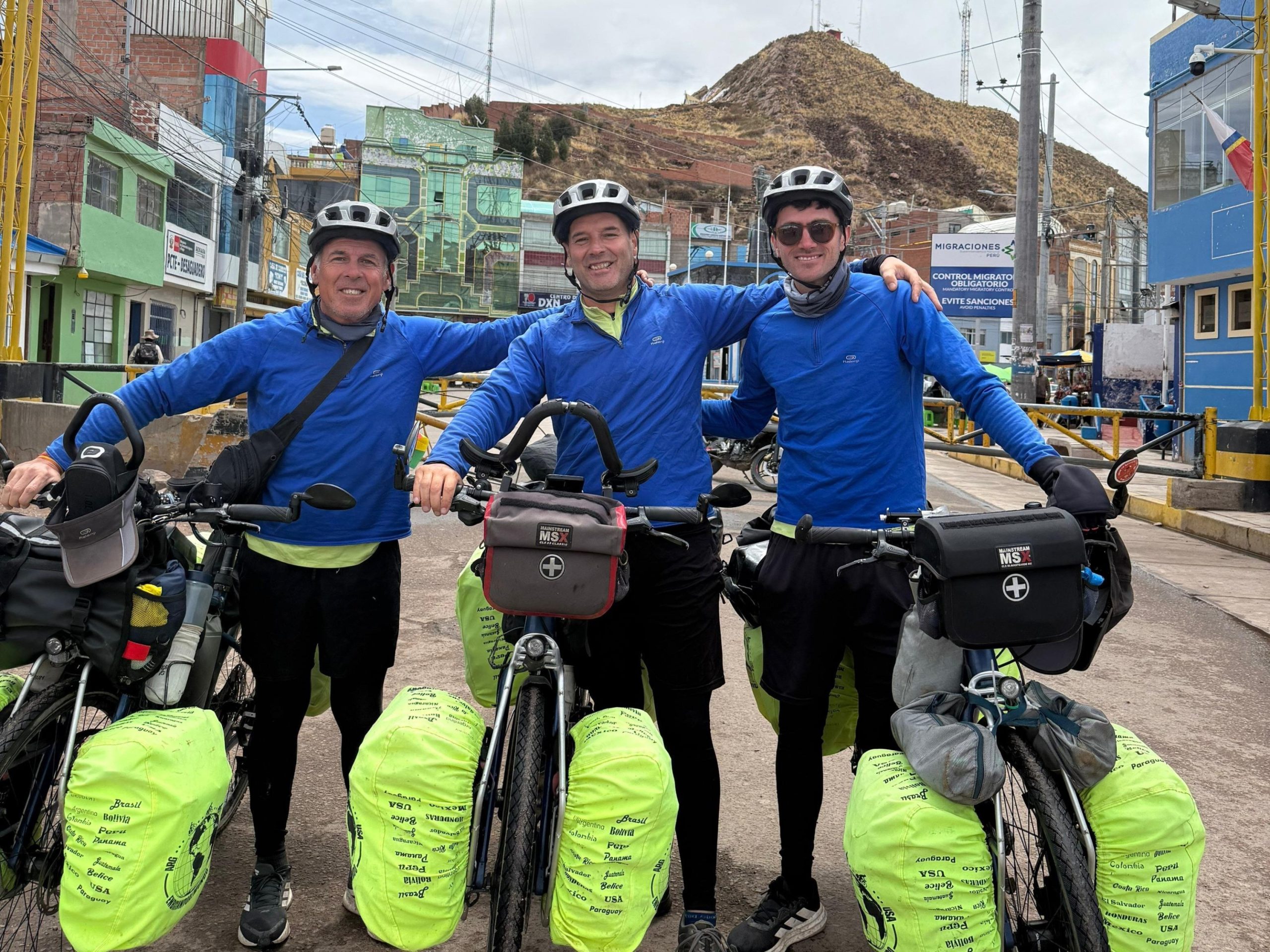 Trei fani argentinieni au pedalat 16.000 km pentru Mondialul 2026