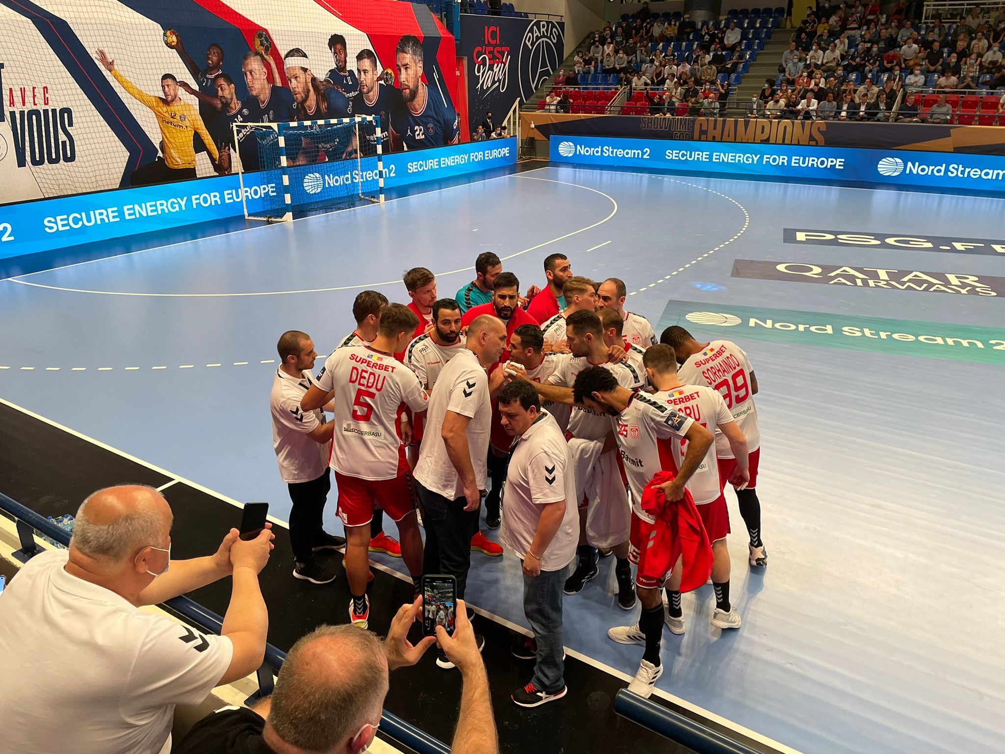 Cum poți vedea Live Stream Online meciul de handbal Dinamo - PSG, din Champions League