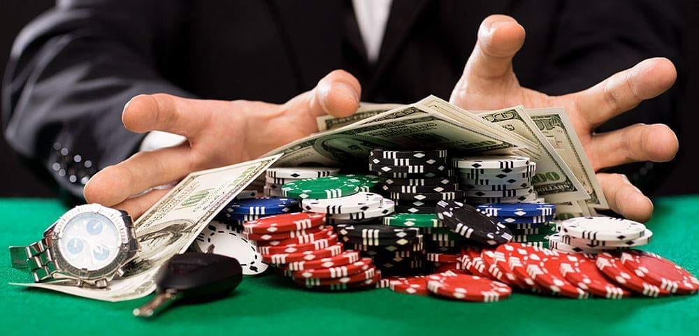 3 jocuri de cărți pe care să le joci când te strângi cu prietenii